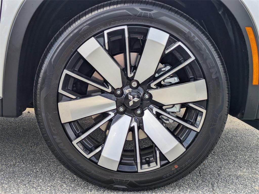 new 2025 Mitsubishi Outlander car, priced at $30,970