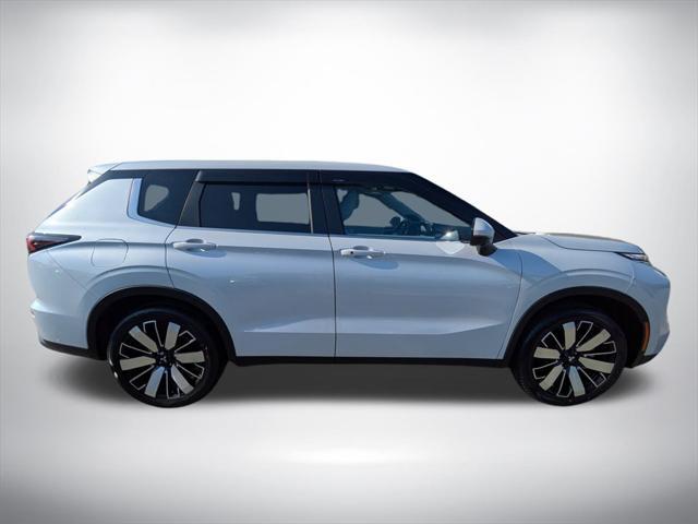 new 2025 Mitsubishi Outlander car, priced at $39,940