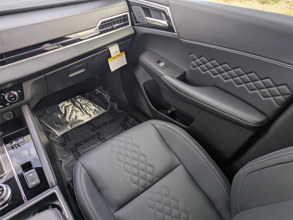 new 2025 Mitsubishi Outlander PHEV car, priced at $46,045