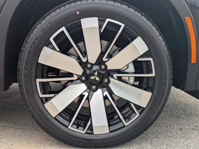 new 2025 Mitsubishi Outlander car