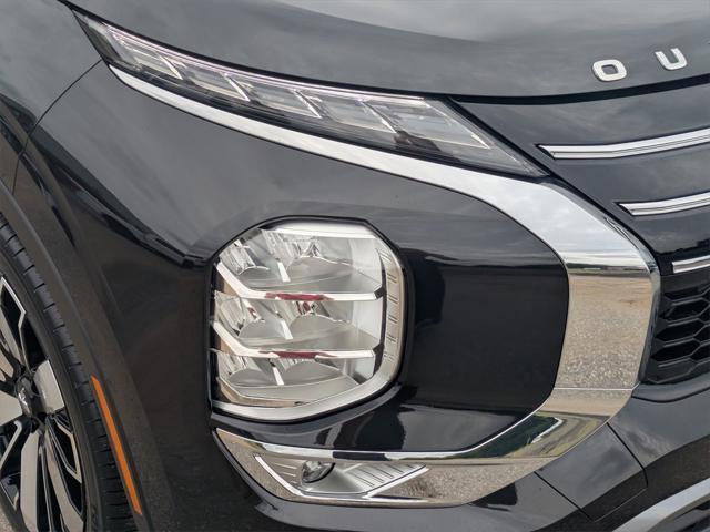 new 2025 Mitsubishi Outlander car