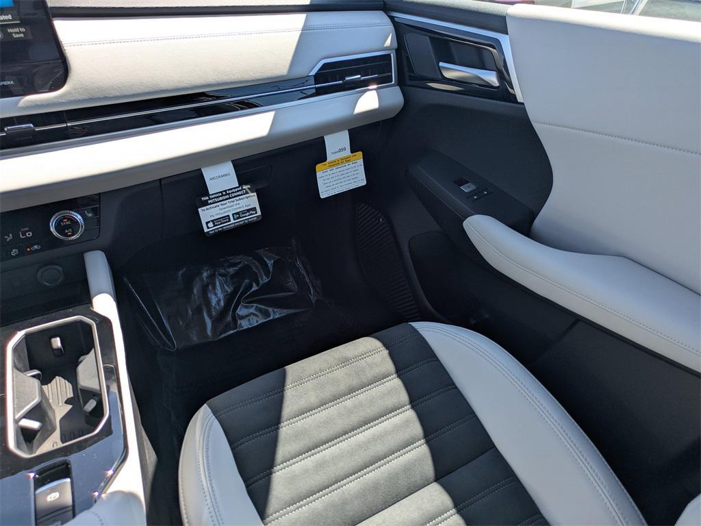 new 2025 Mitsubishi Outlander car, priced at $30,595