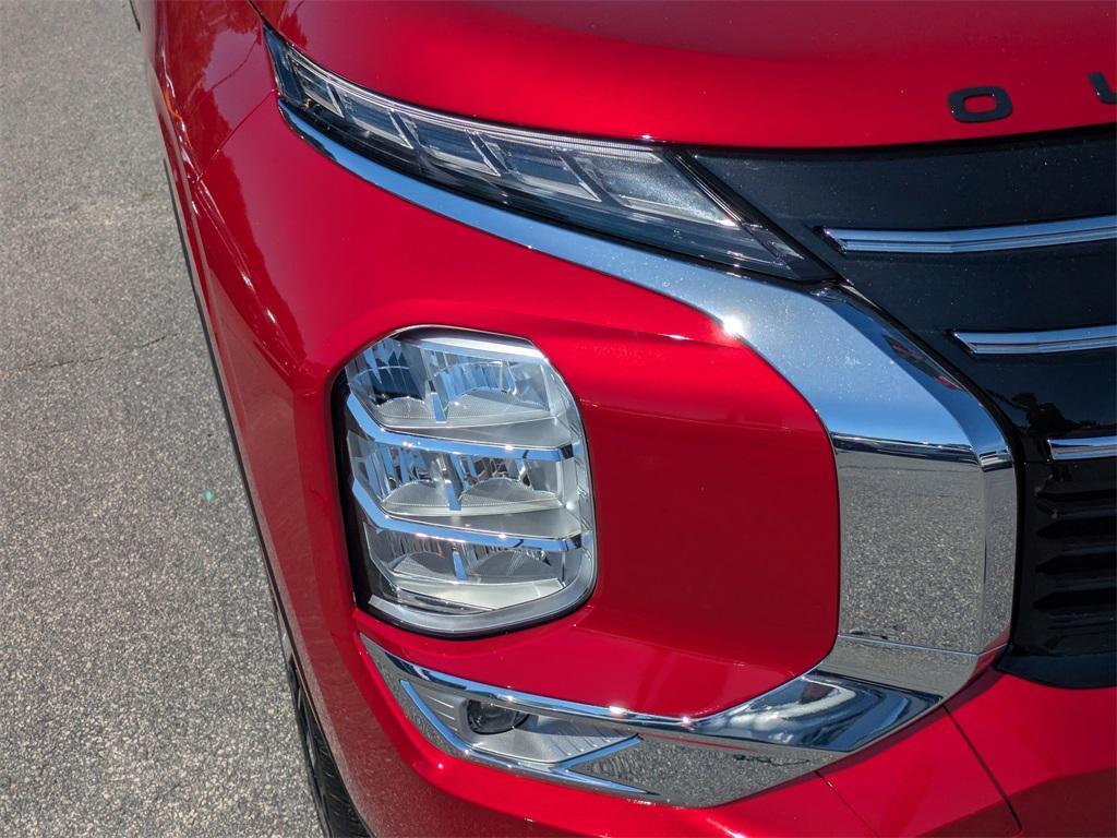 new 2025 Mitsubishi Outlander car, priced at $30,595