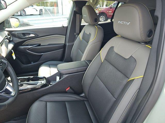 new 2025 Chevrolet Trax car, priced at $26,361