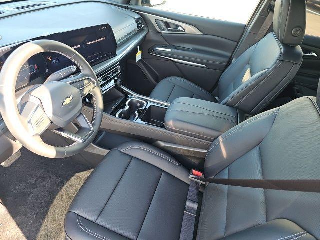 new 2026 Chevrolet Traverse car, priced at $43,021