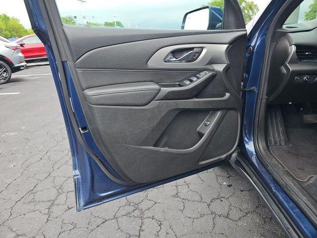 used 2022 Chevrolet Traverse car, priced at $27,786