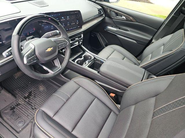 used 2025 Chevrolet Traverse car