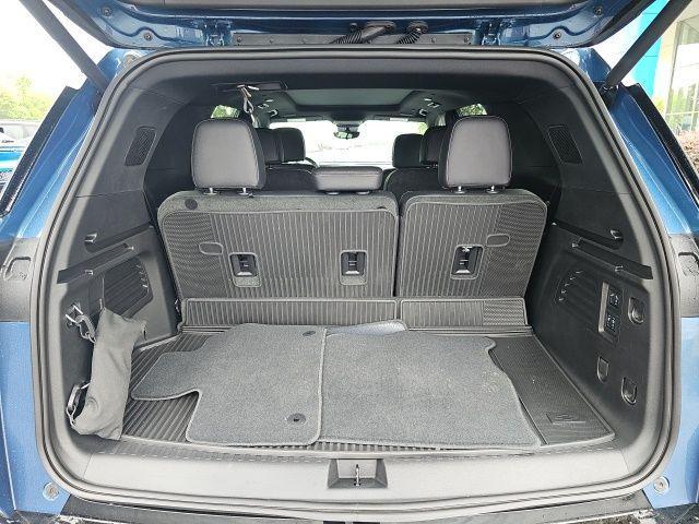 used 2025 Chevrolet Traverse car