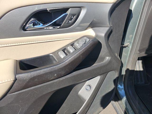 used 2023 Chevrolet Traverse car, priced at $31,218