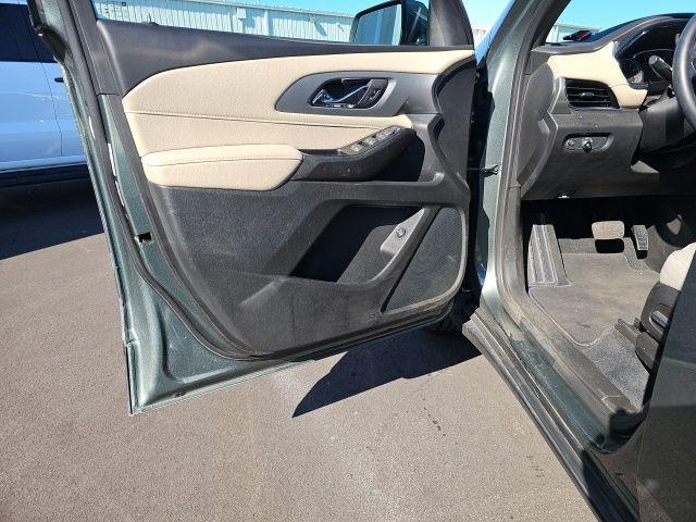used 2023 Chevrolet Traverse car, priced at $31,218