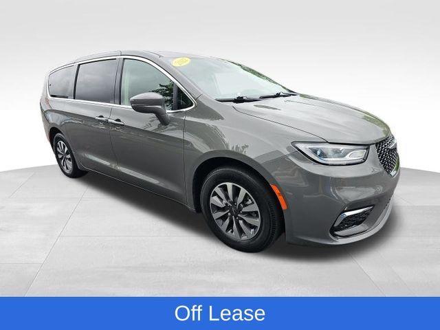 used 2022 Chrysler Pacifica Hybrid car, priced at $29,758
