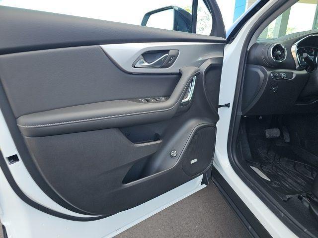 new 2025 Chevrolet Blazer car, priced at $40,981