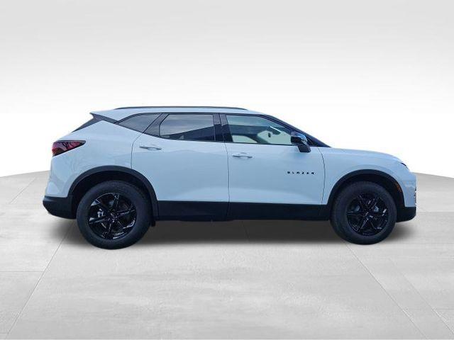 new 2025 Chevrolet Blazer car, priced at $40,981