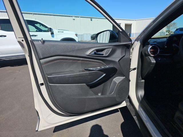new 2026 Chevrolet Trax car, priced at $28,092