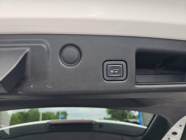 used 2022 Chevrolet Equinox car, priced at $24,671