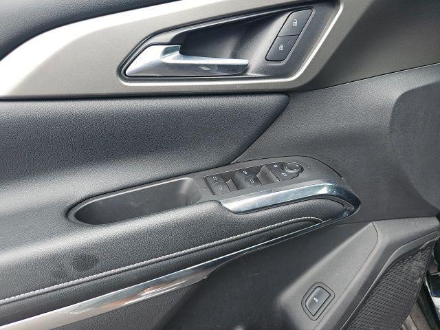 used 2025 Chevrolet Traverse car, priced at $39,654