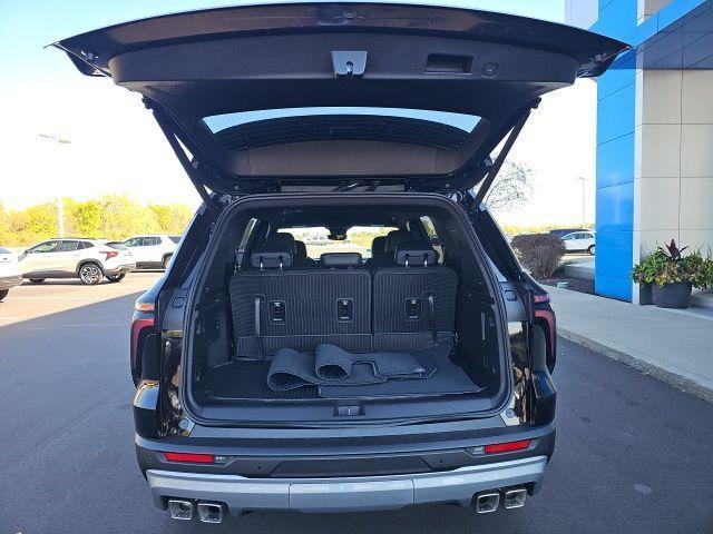 new 2026 Chevrolet Traverse car, priced at $44,154