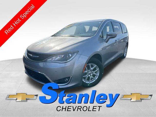 used 2020 Chrysler Pacifica car, priced at $17,336