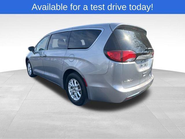 used 2020 Chrysler Pacifica car, priced at $19,192