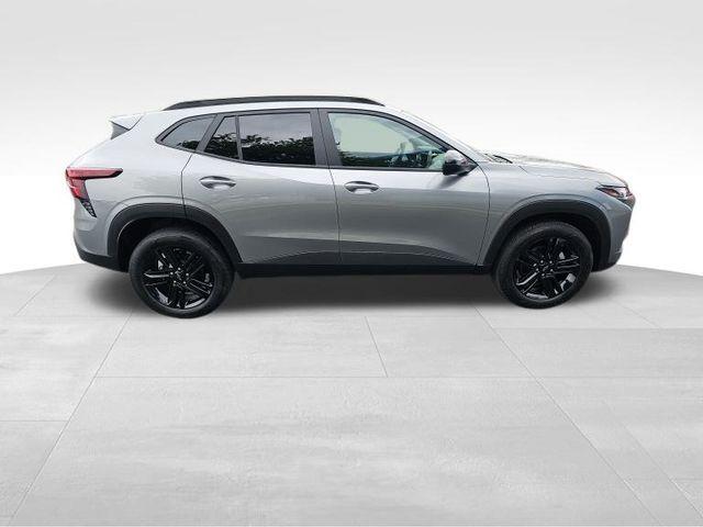 new 2025 Chevrolet Trax car, priced at $27,239