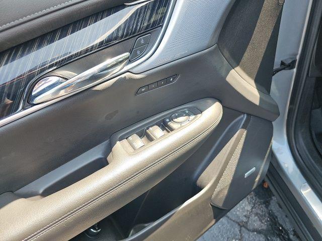 used 2023 Cadillac XT6 car, priced at $41,379