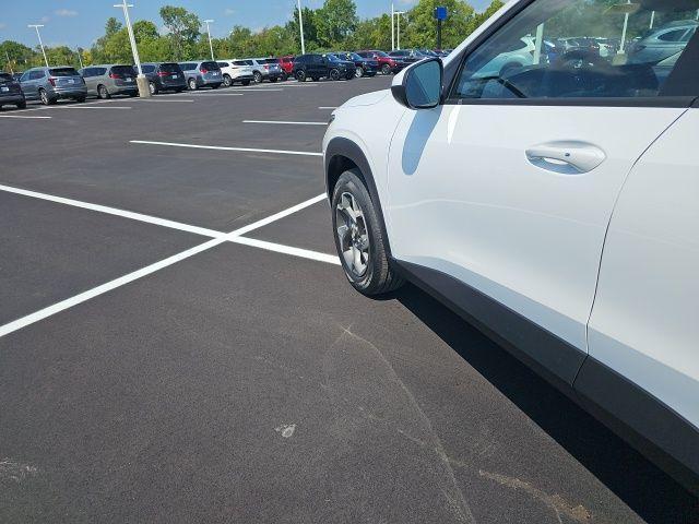 new 2025 Chevrolet Trax car