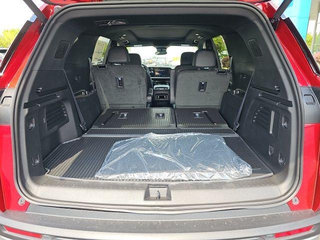 new 2025 Chevrolet Traverse car, priced at $45,147