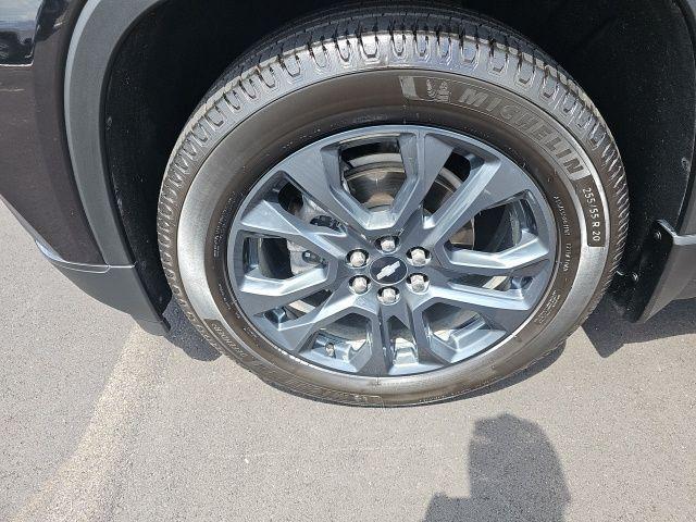 used 2021 Chevrolet Traverse car, priced at $26,950