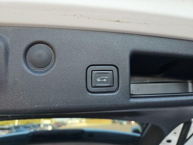 used 2023 Chevrolet Equinox car, priced at $23,930