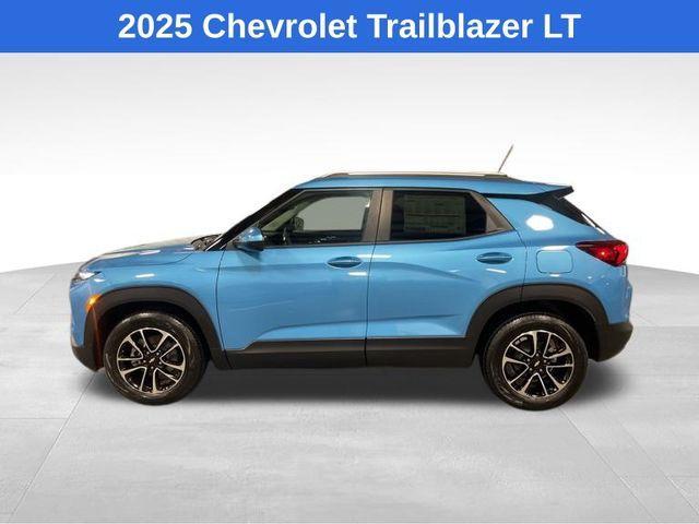 new 2025 Chevrolet TrailBlazer car, priced at $29,015