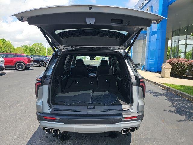 new 2025 Chevrolet Traverse car, priced at $45,646