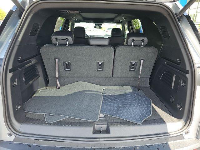 new 2025 Chevrolet Traverse car, priced at $45,646