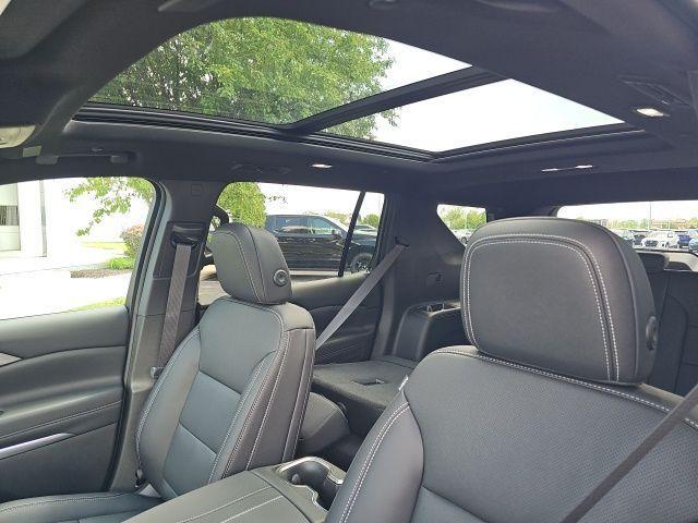 new 2025 Chevrolet Traverse car, priced at $45,646