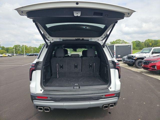used 2025 Chevrolet Traverse car, priced at $39,857