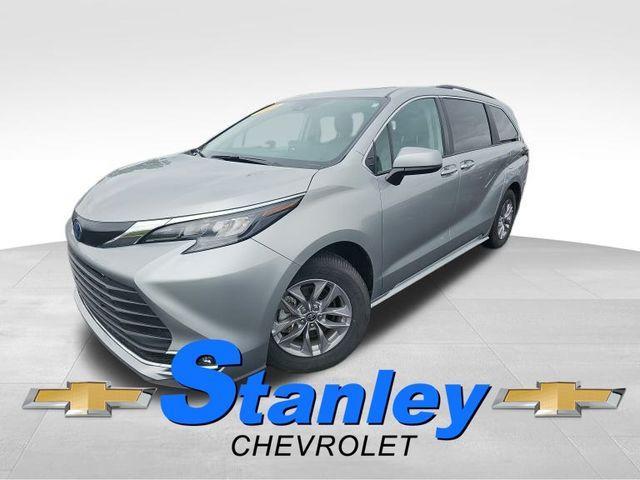 used 2024 Toyota Sienna car, priced at $47,595
