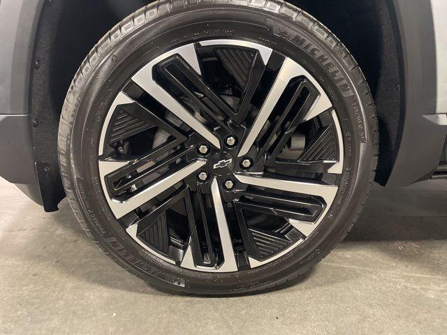 new 2026 Chevrolet Equinox car, priced at $35,995