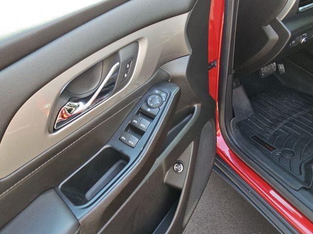 used 2023 Chevrolet Traverse car, priced at $32,546