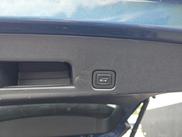 used 2025 Chevrolet Traverse car, priced at $38,397
