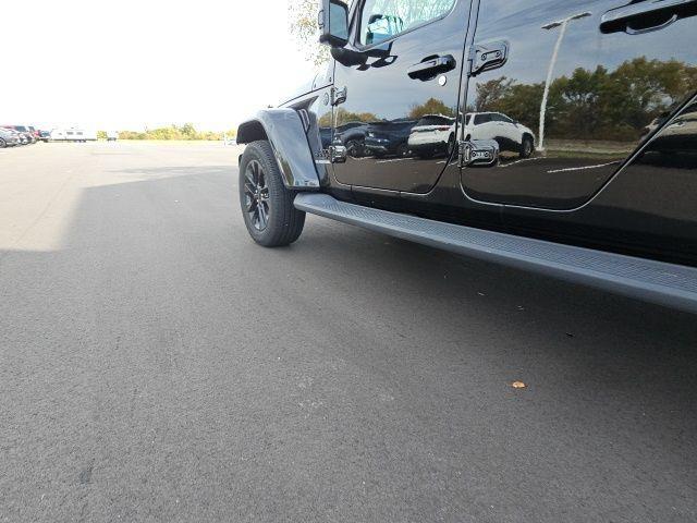 used 2021 Jeep Gladiator car, priced at $33,729