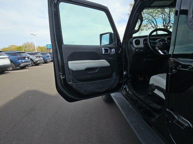 used 2021 Jeep Gladiator car, priced at $33,729