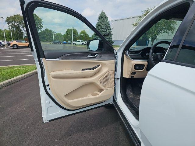 used 2024 Jeep Grand Cherokee L car, priced at $37,797