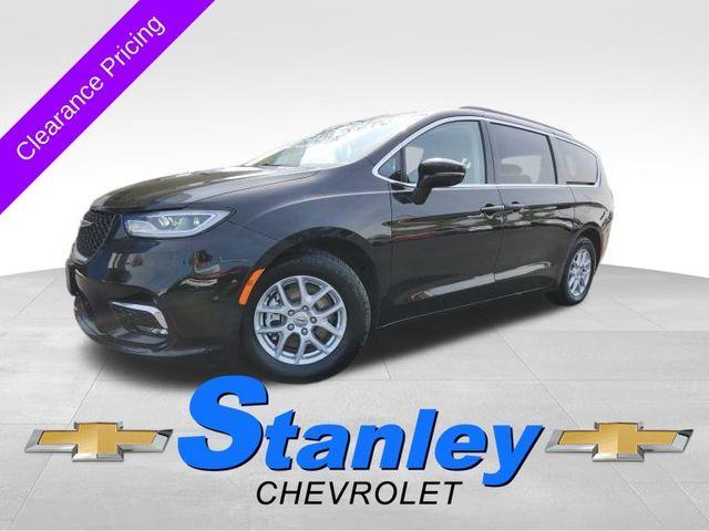 used 2022 Chrysler Pacifica car, priced at $48,585