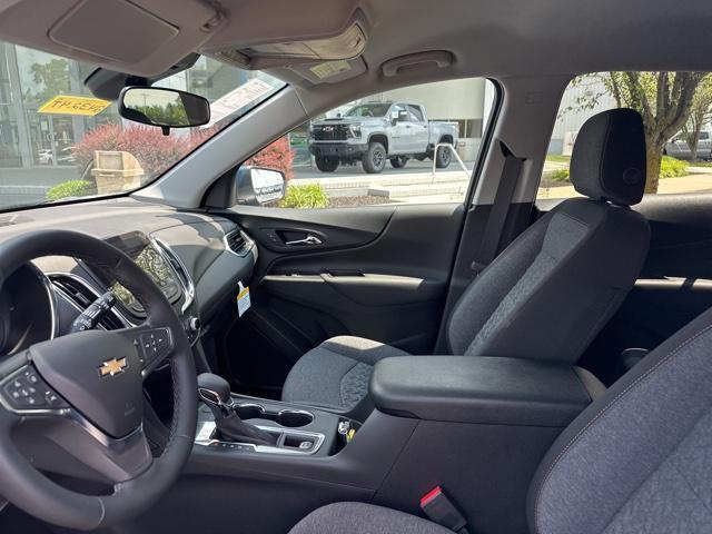 new 2024 Chevrolet Equinox car, priced at $31,090