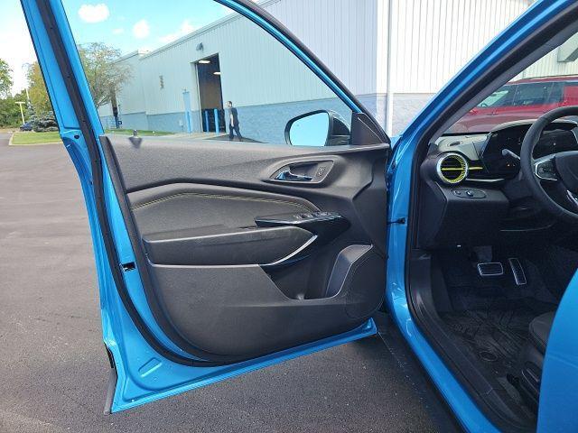 new 2025 Chevrolet Trax car, priced at $27,027