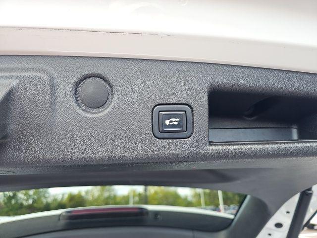used 2022 Chevrolet Equinox car, priced at $22,840