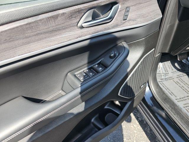 used 2023 Jeep Grand Cherokee car, priced at $37,387