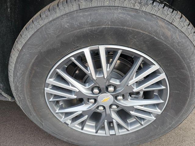 used 2025 Chevrolet Traverse car, priced at $39,261