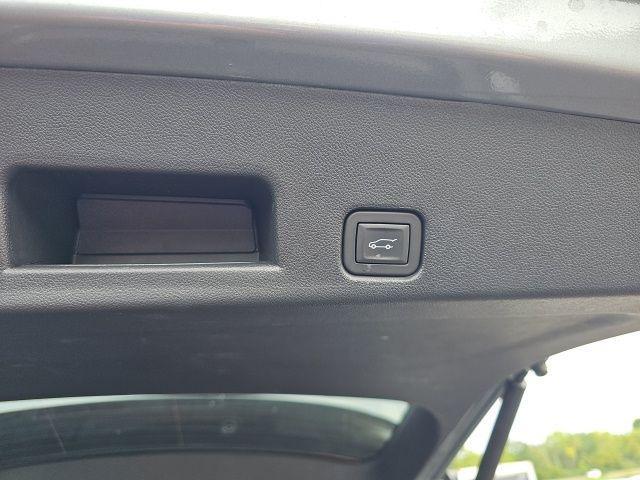 used 2025 Chevrolet Traverse car, priced at $39,261