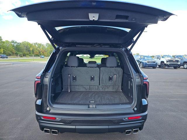 used 2024 Chevrolet Traverse car, priced at $35,234