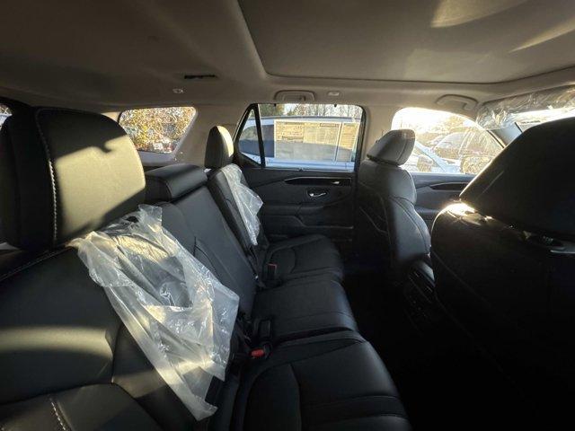 new 2025 Honda Pilot car, priced at $51,095